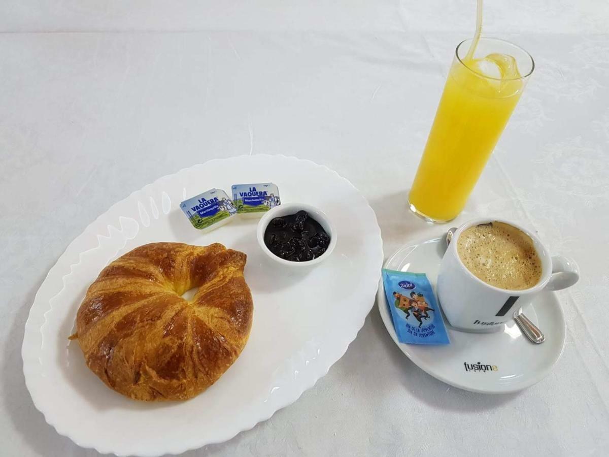 Hostal La Pared Torres de la Alameda 外观 照片