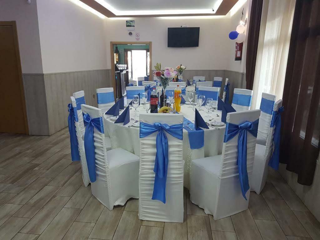 Hostal La Pared Torres de la Alameda 外观 照片