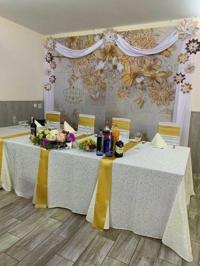Hostal La Pared Torres de la Alameda 外观 照片