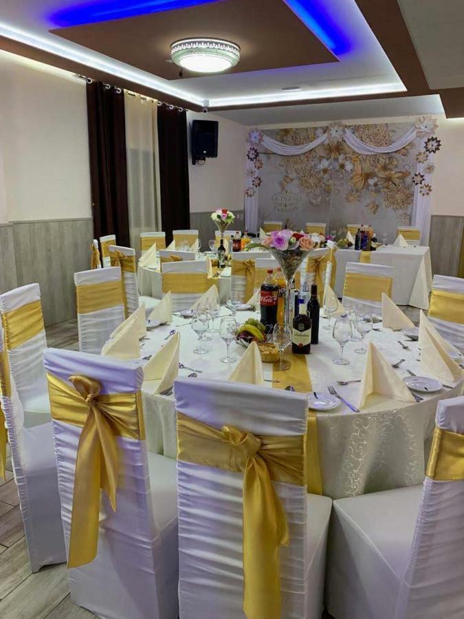 Hostal La Pared Torres de la Alameda 外观 照片