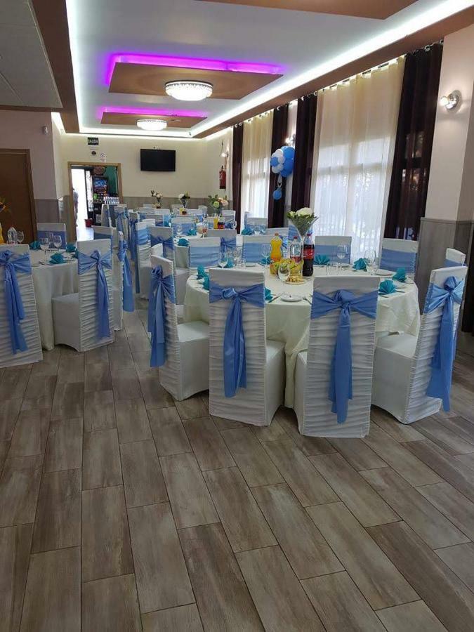 Hostal La Pared Torres de la Alameda 外观 照片