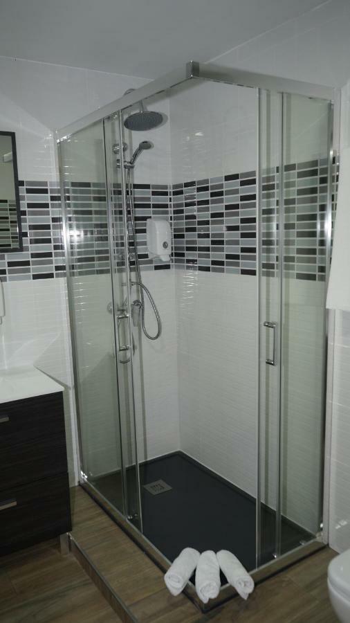 Hostal La Pared Torres de la Alameda 外观 照片